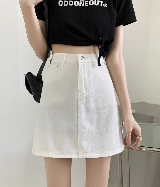 NewJeans着用 Detachable Strap Skirt Shorts White Protruding Pleated Skorts | Haerin - NewJeans - Fashion Chingu
