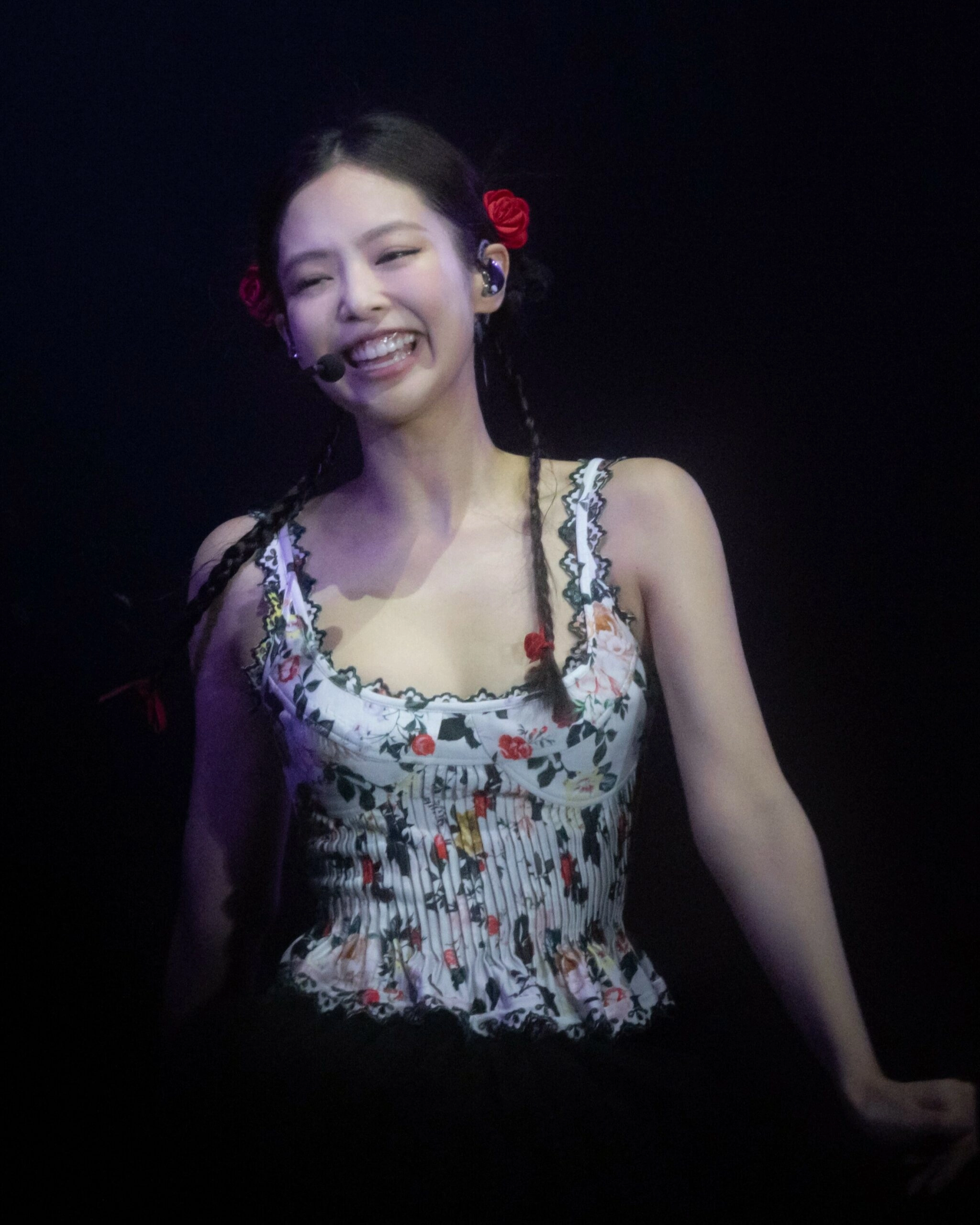 White Floral Corset-Style Lace Top | Jennie - BlackPink