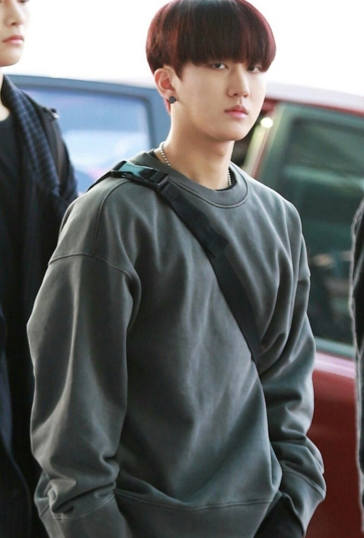 Grey Crew Neck Sweatshirt | Changbin - Stray Kids - Fashion