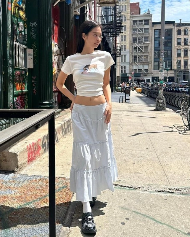 White Maxi Flared Skirt | Jennie - BlackPink - Fashion Chingu