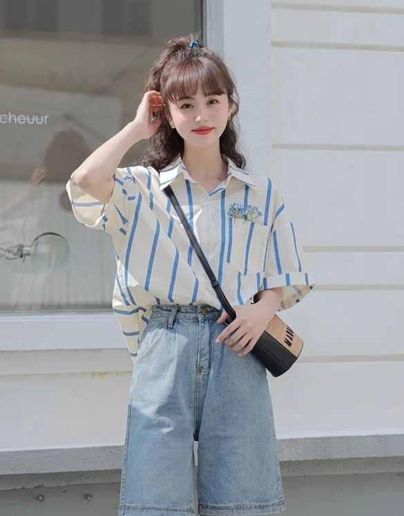 White Striped Short Sleeve Shirt | Seungmin - Stray Kids