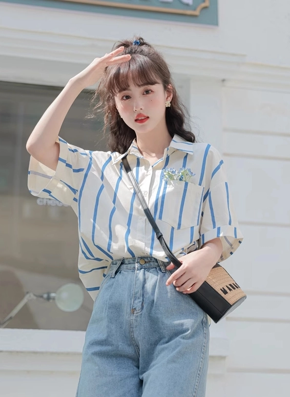 White Striped Short Sleeve Shirt | Seungmin - Stray Kids