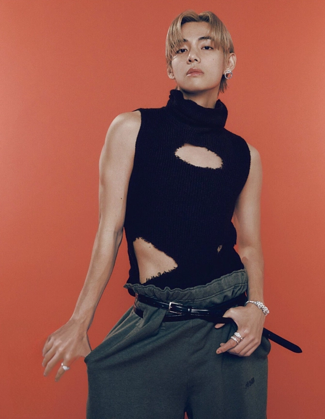 Black Cut-Out Turtleneck Vest | Taehyung - BTS - Fashion Chingu