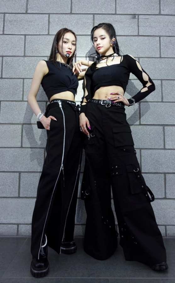 Black Full Front Zipper Pants | Jurin - XG - Fashion Chingu