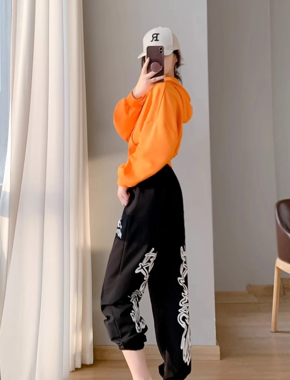 newjeans ズボン Orange Cropped Zip-Up Hooded Jacket | Hanni - NewJeans - Fashion