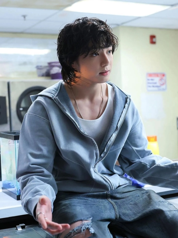 BTSJUNGKOOKピケット Grey Zip-Up Hooded Jacket With Lining Detail | Jungkook