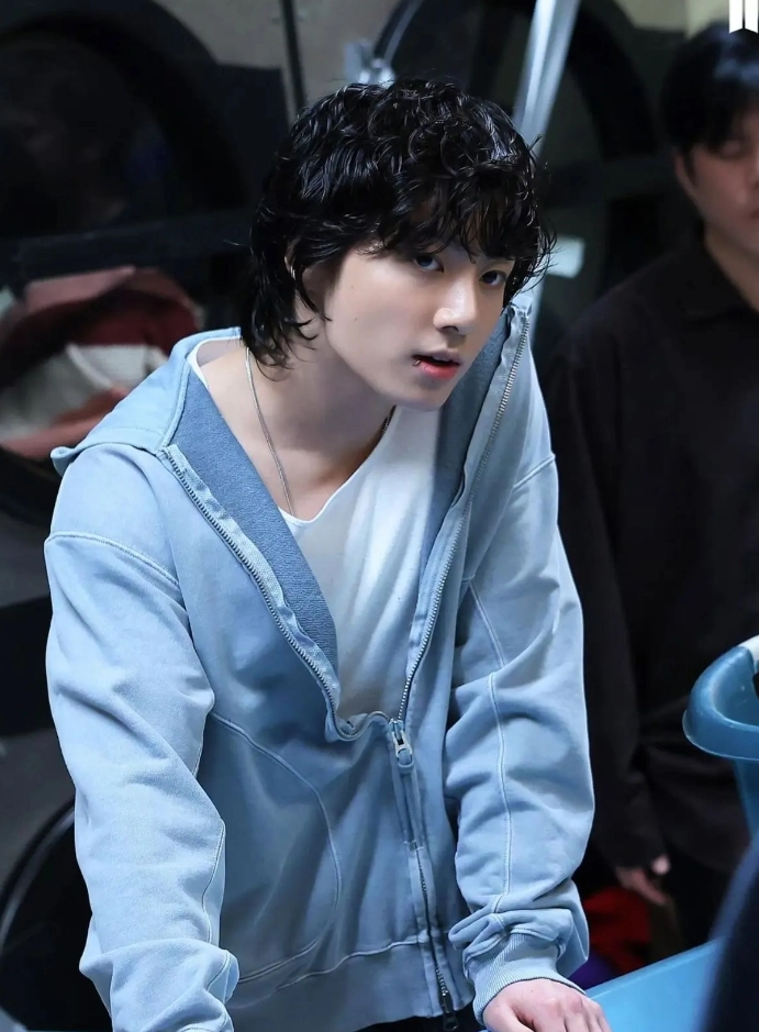 BTSJUNGKOOKピケット Grey Zip-Up Hooded Jacket With Lining Detail | Jungkook