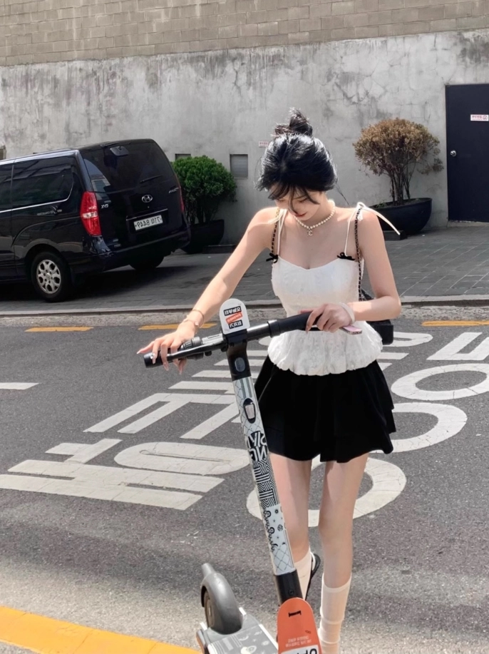White Bustier Peplum Top | Jennie - BlackPink - Fashion Chingu