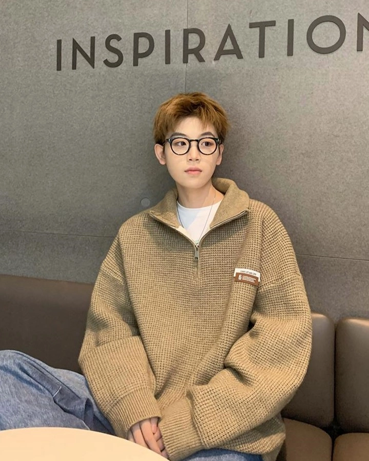 ★韓国人気★LOOKPLE★LOOK STUART SWEATSHIRT The Juniper Sweater – LISA YANG