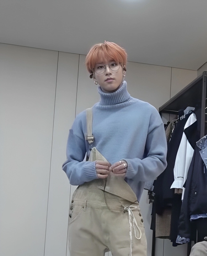 true blue キムヨングク Sky Blue Turtleneck Knitted Sweater | Jisung - Stray Kids