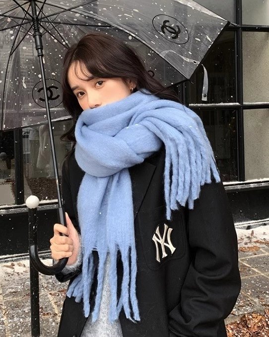 Blue Cozy Frilled Scarf | Karina - Aespa - Fashion Chingu