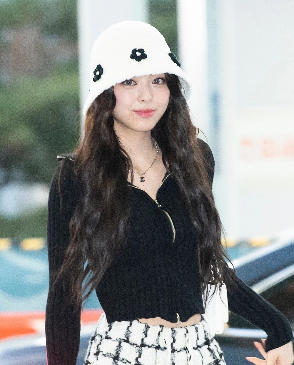 ITZY ユナ着用★送料・関税込★DEW E DEW E★FLOWER BUCKET HAT ITZY ユナ着用☆送料・関税込☆DEW E DEW E☆FLOWER BUCKET HAT