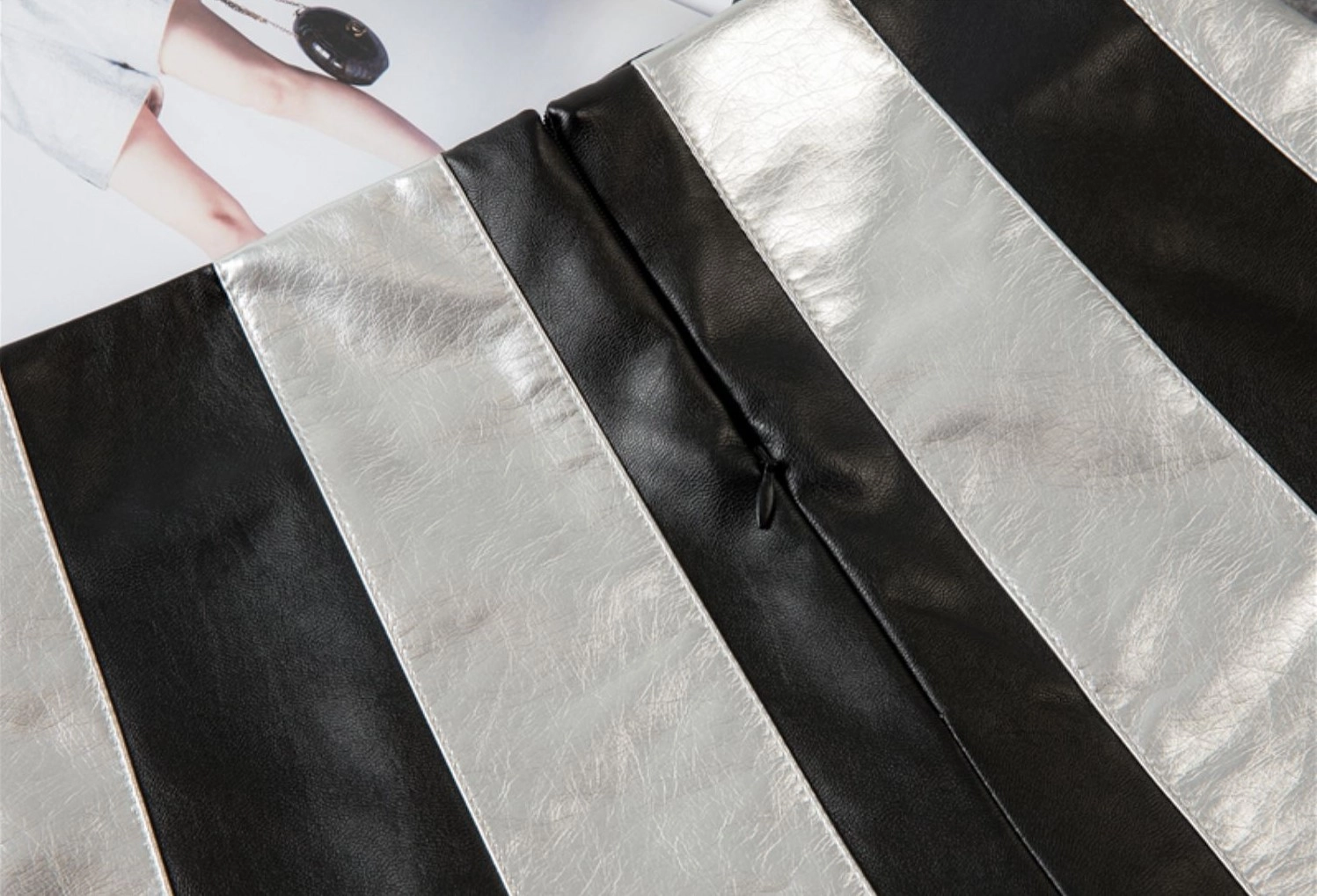 【MOILLY】Mini Ribbon Pleats Skirt☆NMIXXギュジン着用 ☆NMIXX ギュジン 着用！！WHO.A.U】WAU Steve Campus Keyring