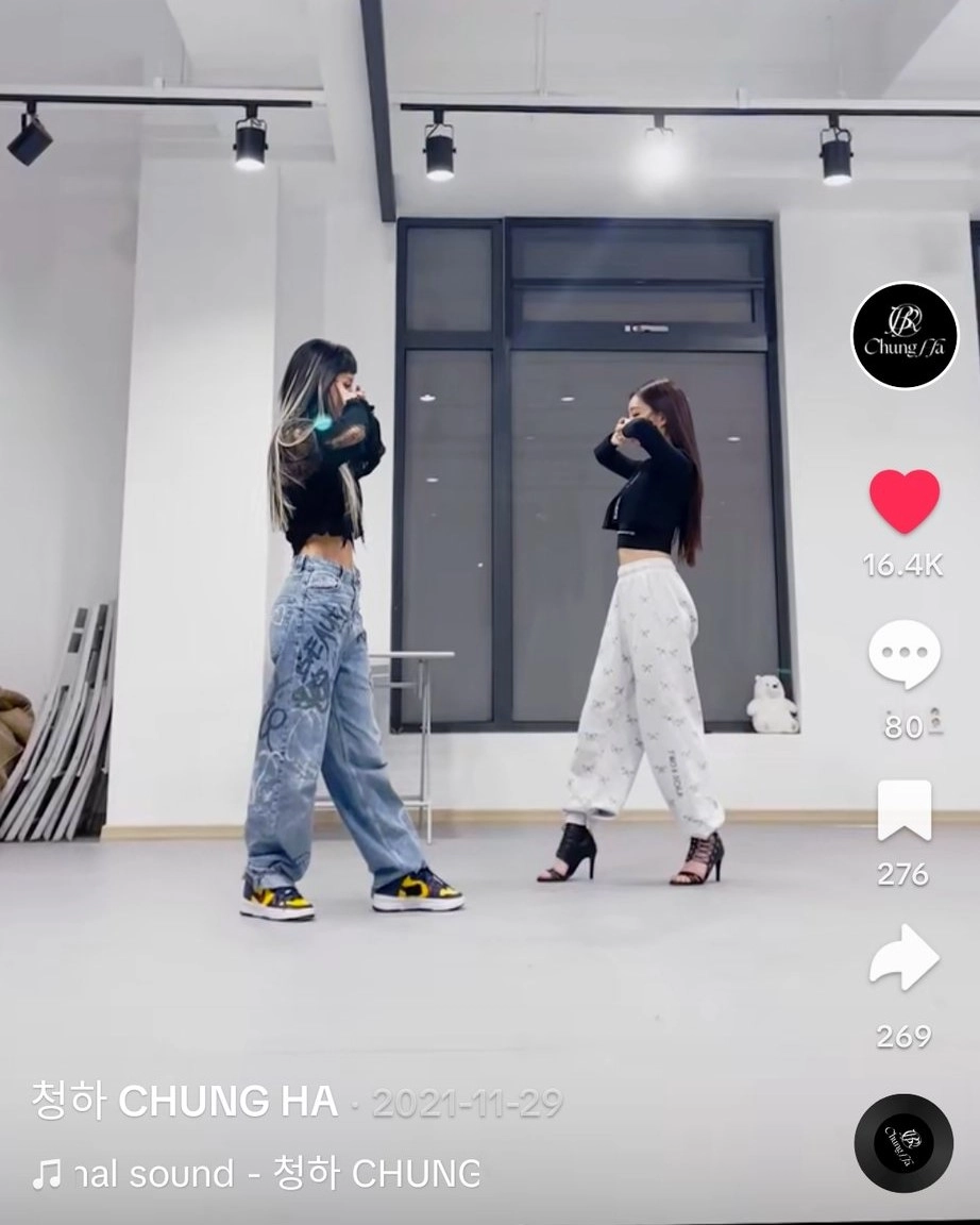 【THEAIRTOWN】Stiletto Lace-up Hill ★韓国人気★追跡可能★ Black Lace-Up Open Toe Stilettos | Chung Ha - Fashion Chingu