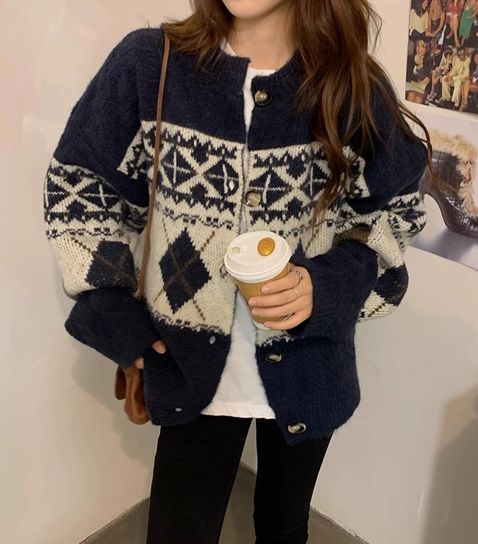 Dark Blue Argyle Pattern Woolen Cardigan | Karina - Aespa