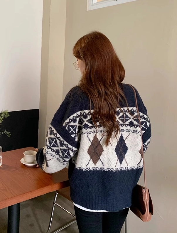 Dark Blue Argyle Pattern Woolen Cardigan | Karina - Aespa