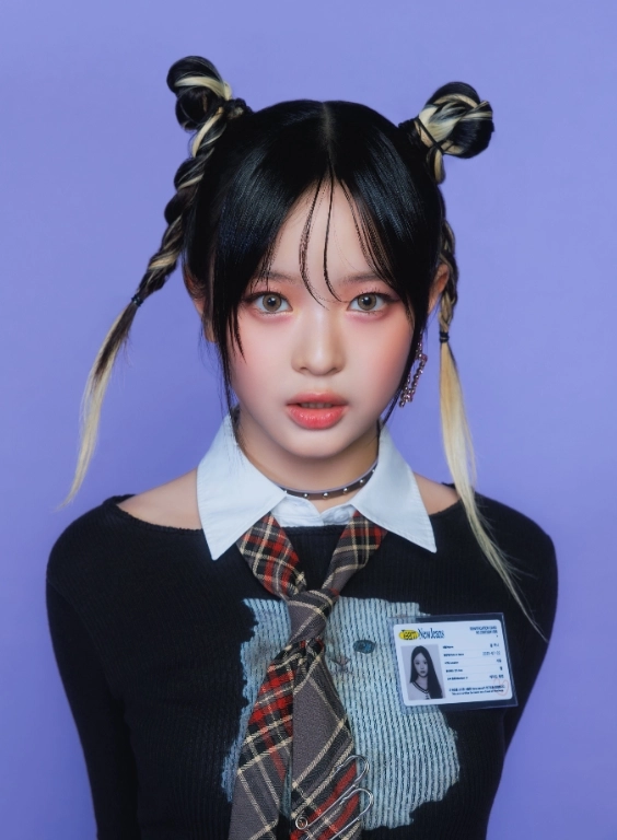 Black Cat Print Long Sleeve Top | Hanni - NewJeans - Fashion Chingu