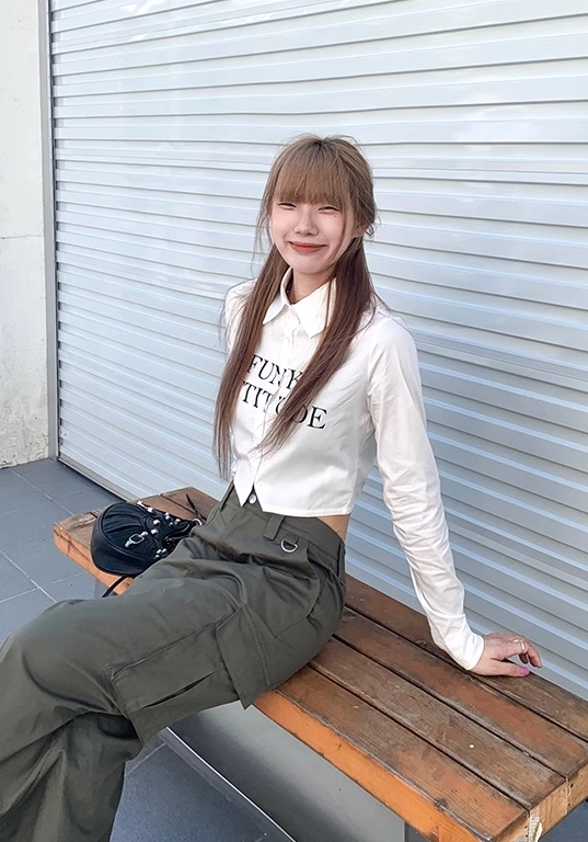 White “Funky Attitude” Cropped Shirt | Sakura - Le Sserafim