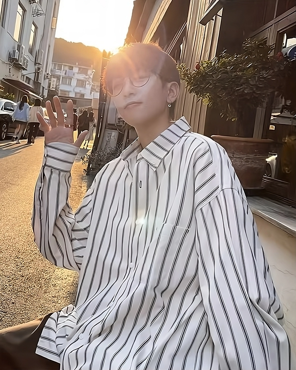 White Striped Oversized Collared Shirt | Jaehyuk - Treasure