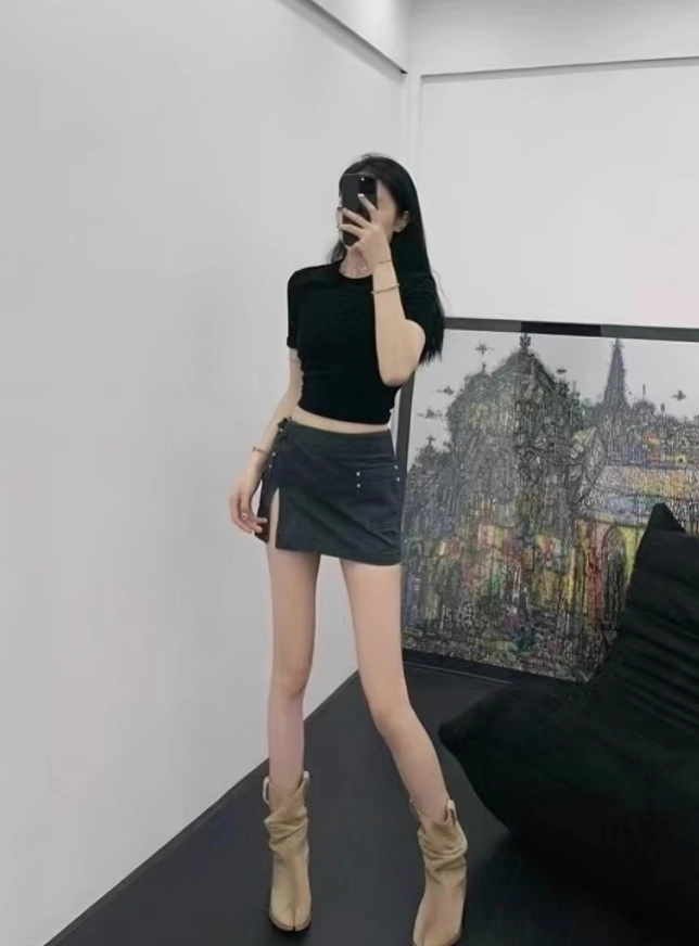 Black Side Slit Mini Skirt | Lisa - BlackPink - Fashion Chingu