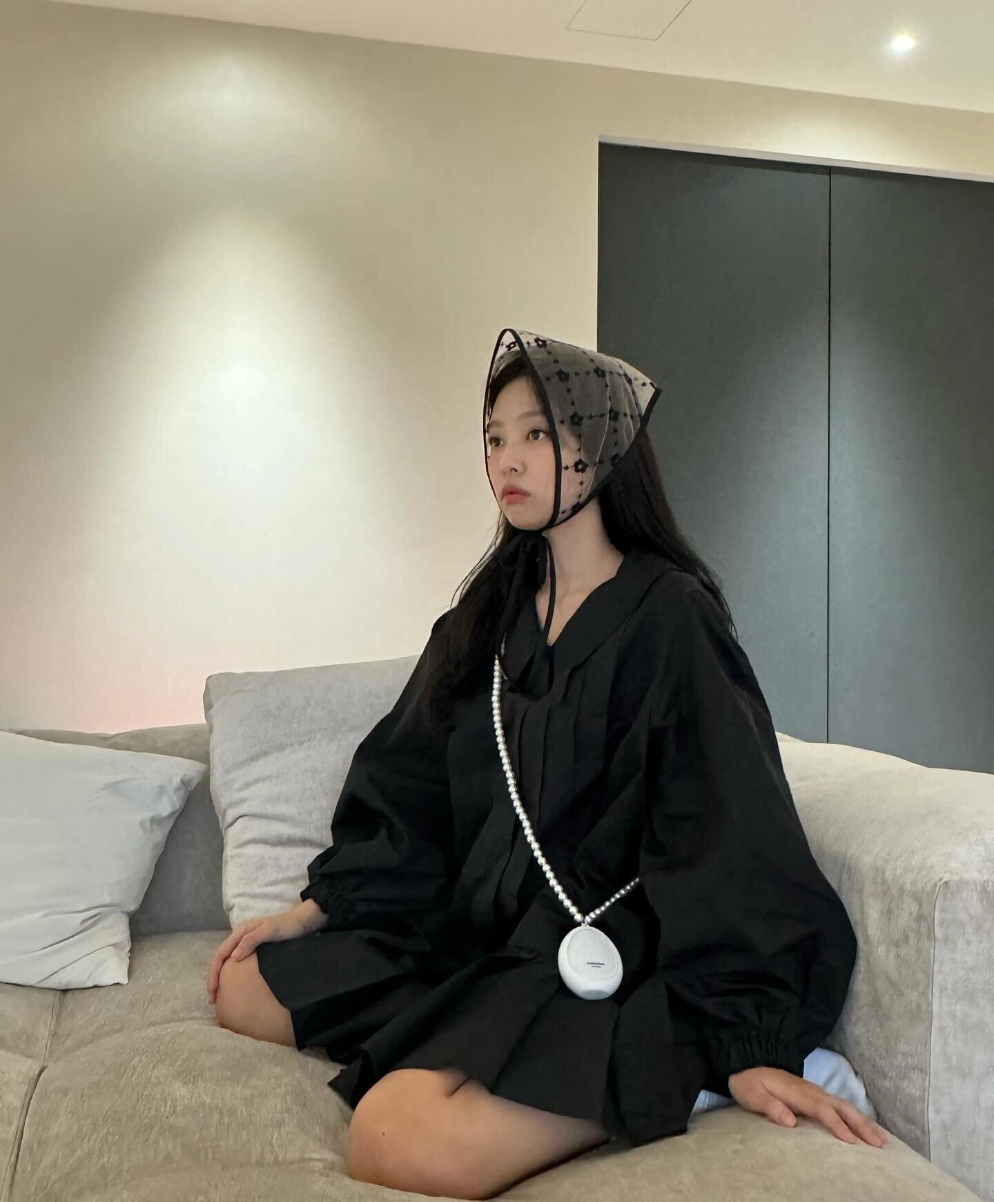 BLACKPINK ジェニ着用☆Wavy Lampshade puff Hat/AWESOME NEEDS 250505 - #JENNIE at the Met Gala Superfine: Tailoring Black