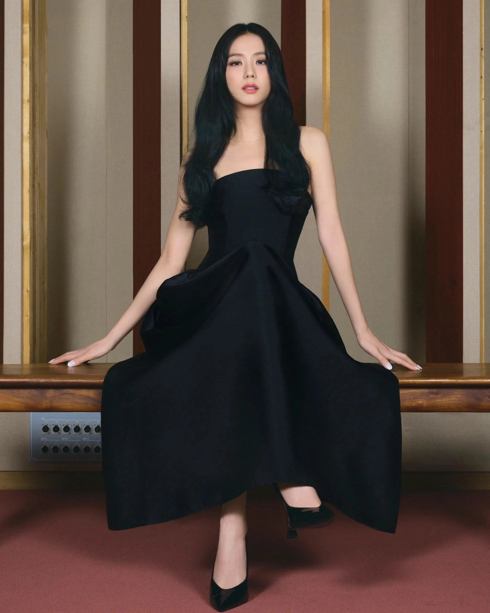 Black Tube Midi Dress | Jisoo - BlackPink - Fashion Chingu