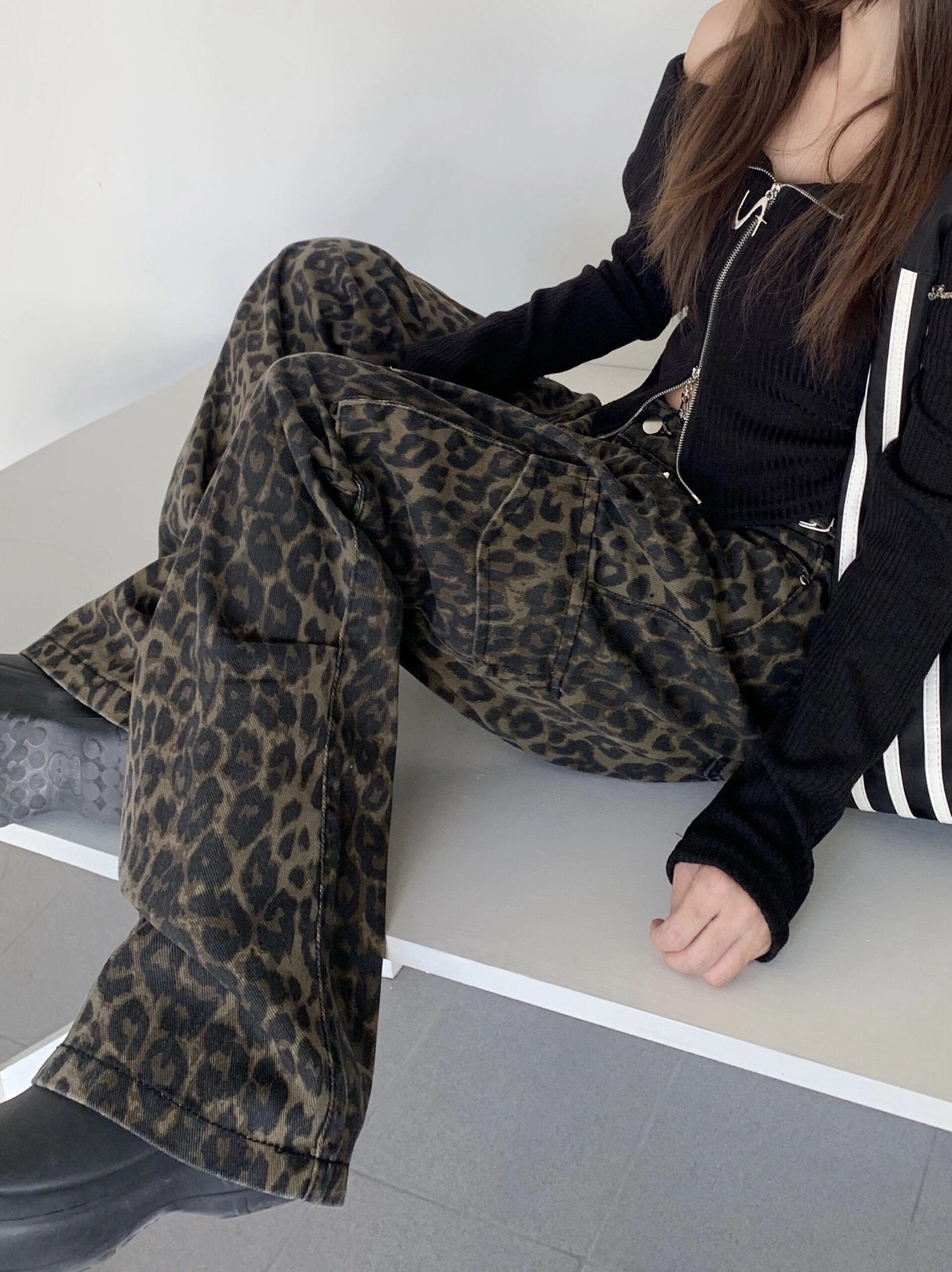 Brown Leopard Print Cargo Pants | Chaeryeong - ITZY