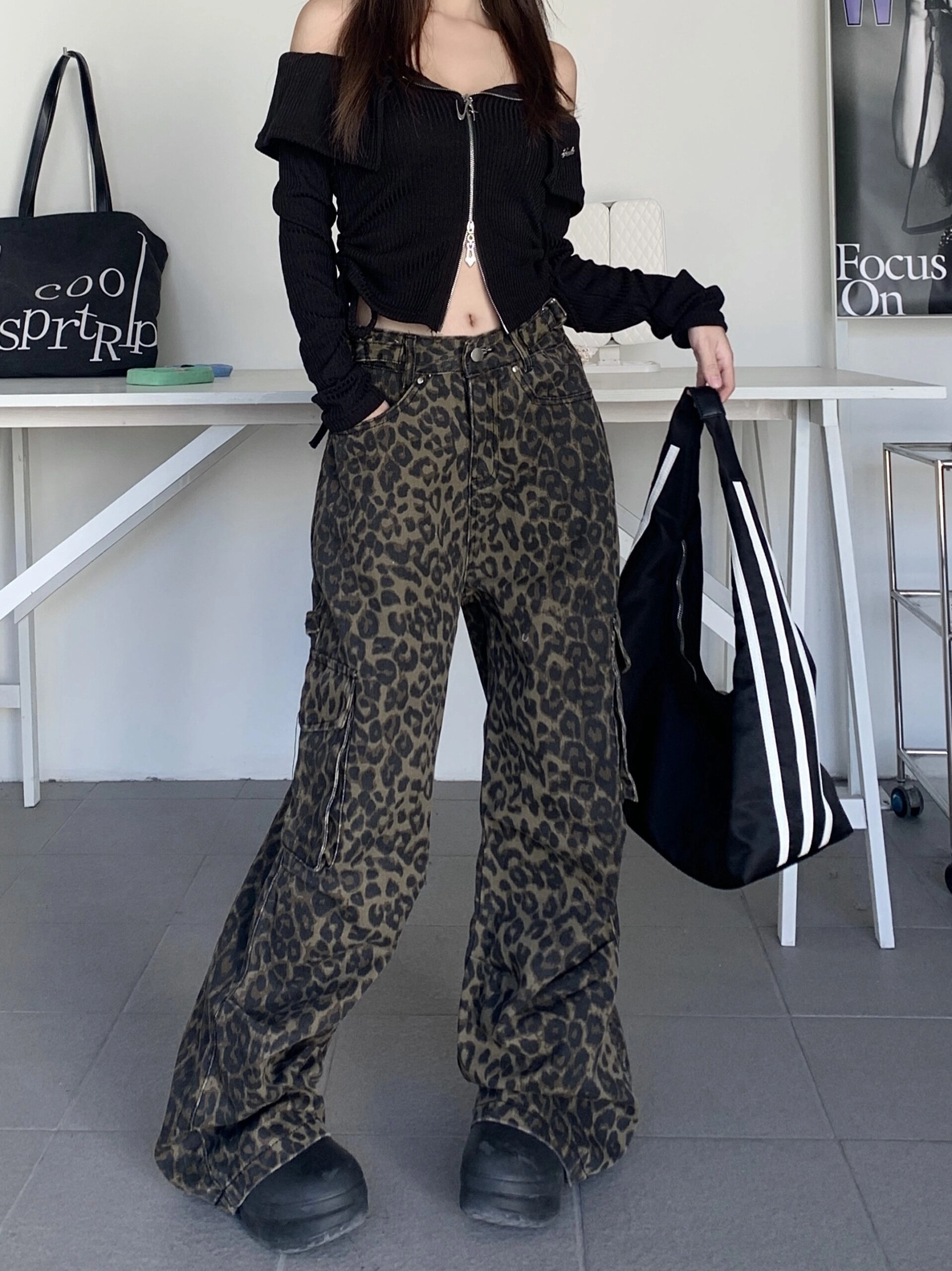 【CHERRYQUIRI】leopard lace cargo pt ♥brown Brown Leopard Print Cargo Pants | Chaeryeong - ITZY