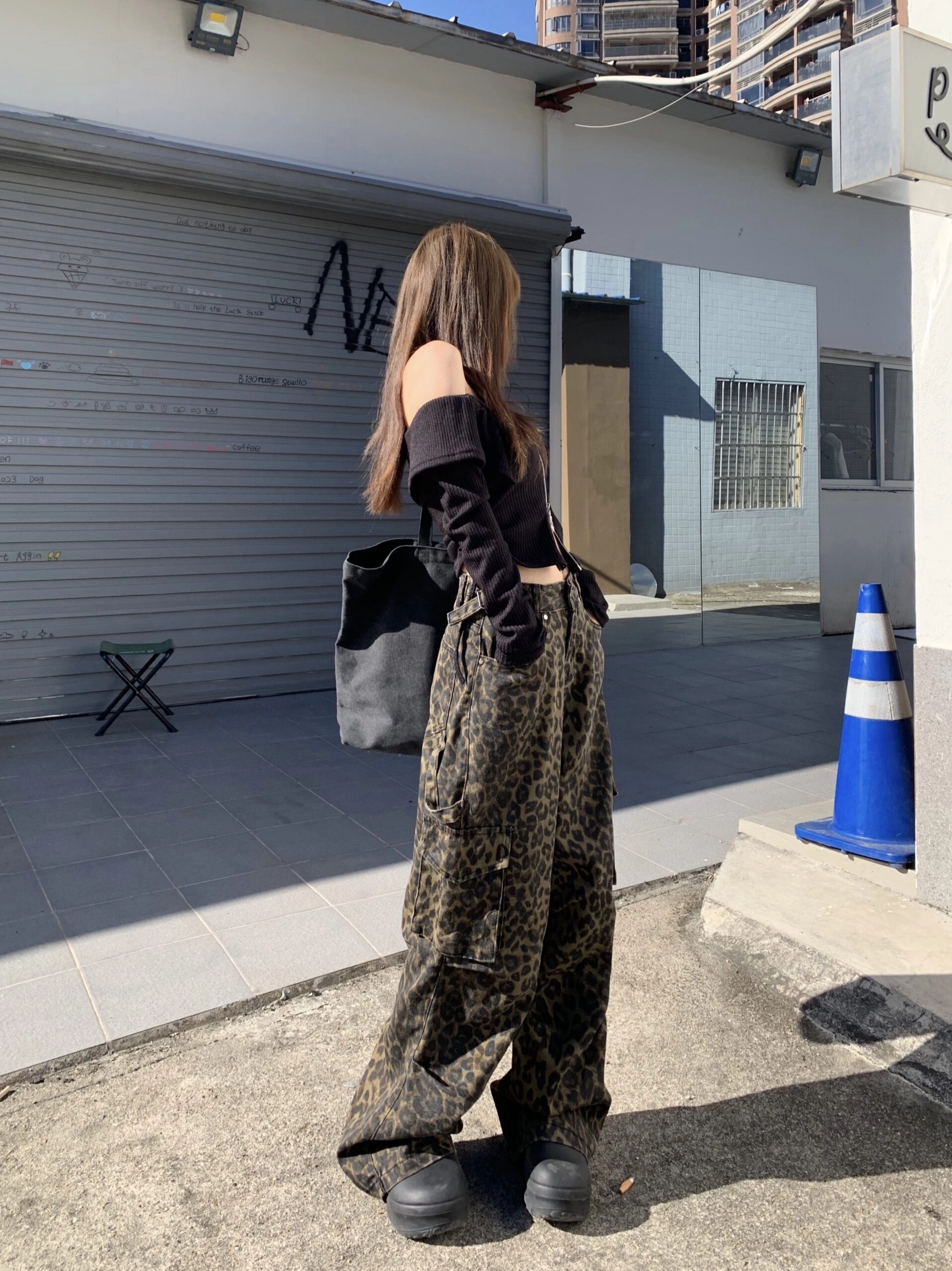 Brown Leopard Print Cargo Pants | Chaeryeong - ITZY