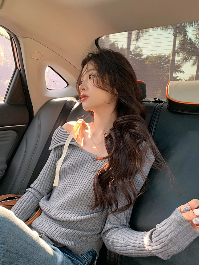 Grey Asymmetrical Lace Shoulders Top | Yuna - ITZY - Fashion Chingu