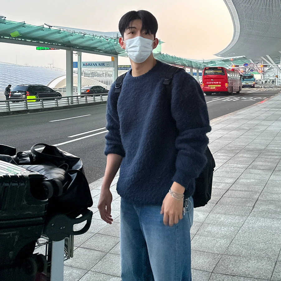 Navy Blue Plush Crew Neck Sweater | Mingyu - Seventeen - Fashion