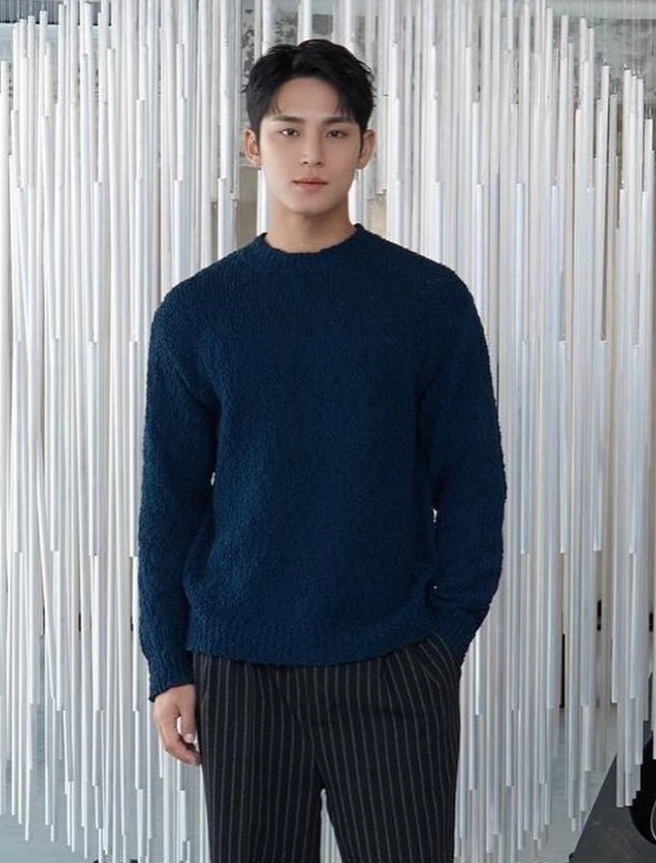 Navy Blue Plush Crew Neck Sweater Mingyu Seventeen Fashion