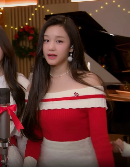 Red Off-Shoulder Knit Top | Pharita - BabyMonster - Fashion Chingu