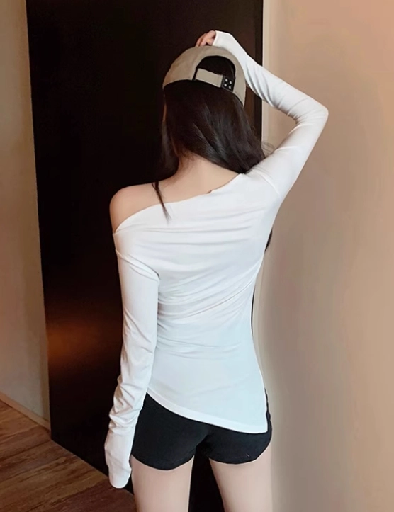 韓国発!【INEGI】Embrace Off-Shoulder Top Asymmetrical Off-Shoulder Shirring Tee IN310 - Korean