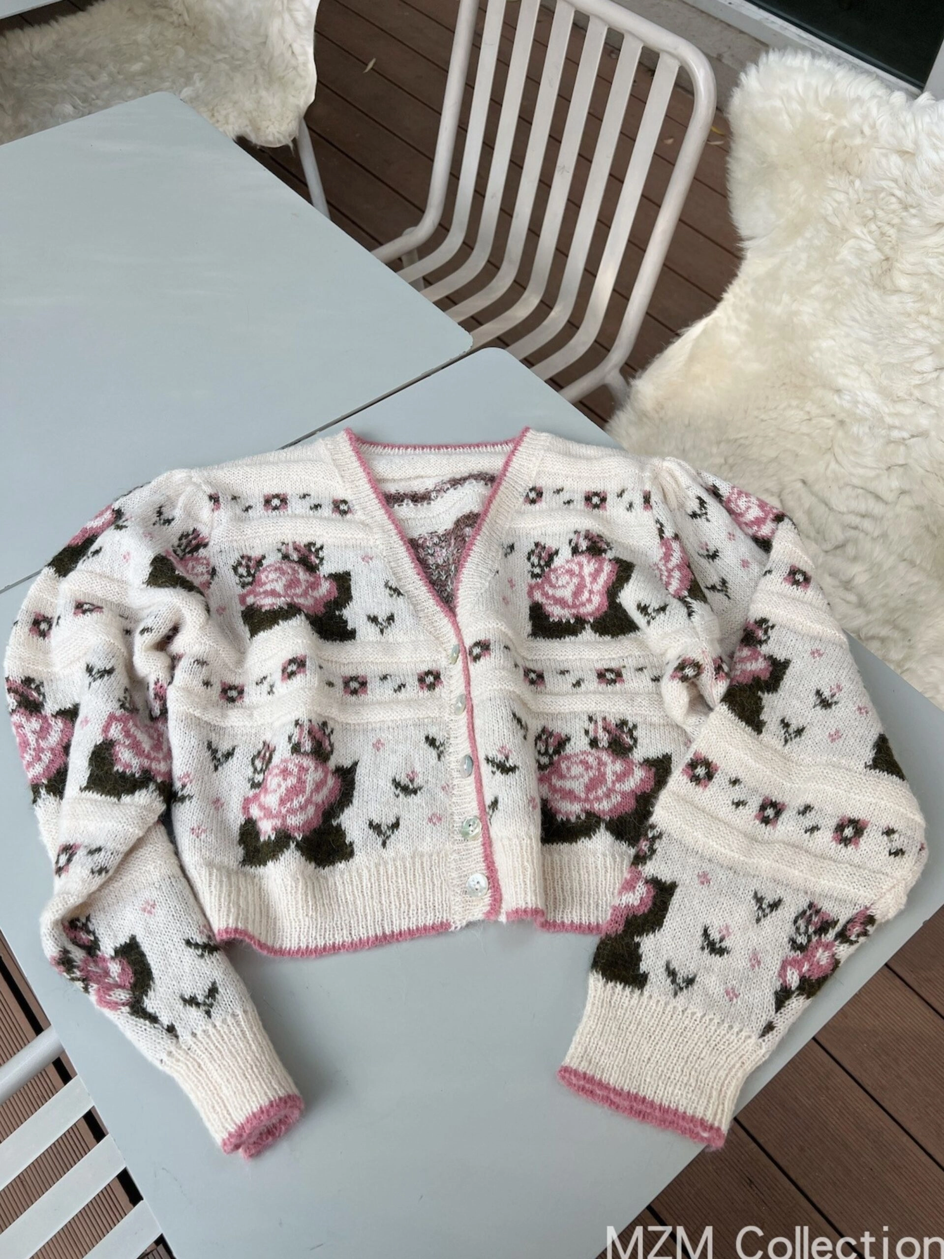 Beige Floral Pattern Crop Cardigan | Winter - Aespa