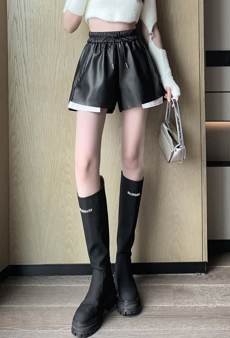 Black White Edge Faux Leather Shorts | Karina - Aespa