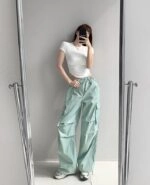 BLACKPINK ソウルコン WINDBREAKER SHORT PANTS Green Pleated Drawstring Pants | Jisoo - BlackPink - Fashion