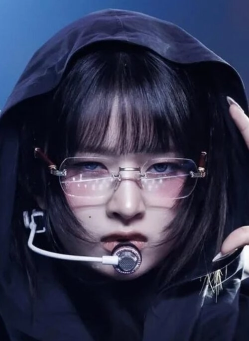 IVE | Rei - Fashion Chingu