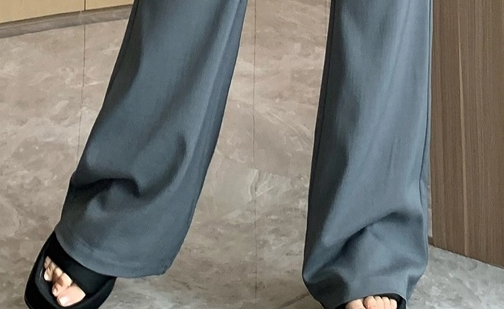 Grey Pants With Pleated Skirt Detail | Yoon - STAYC