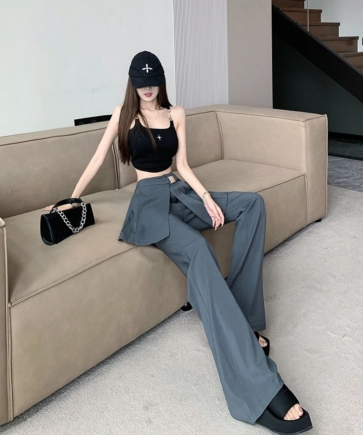 Grey Pants With Pleated Skirt Detail | Yoon - STAYC