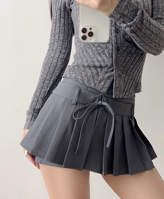 Grey Two-Piece Illusion Pleated Skort | Seeun - STAYC