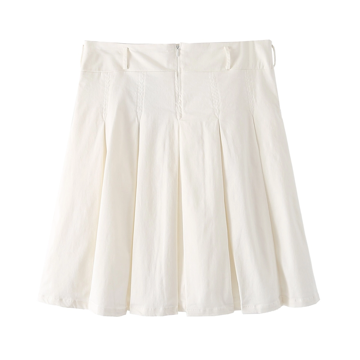 White Pleated Schoolgirl Skirt | Chiquita - BabyMonster