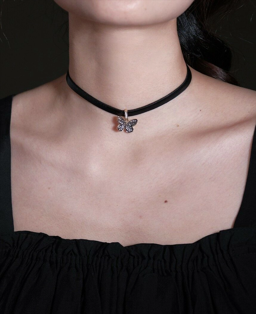【kindababy】black swa butterfly necklace〜ネックレス mini-gemstone-butterfly-