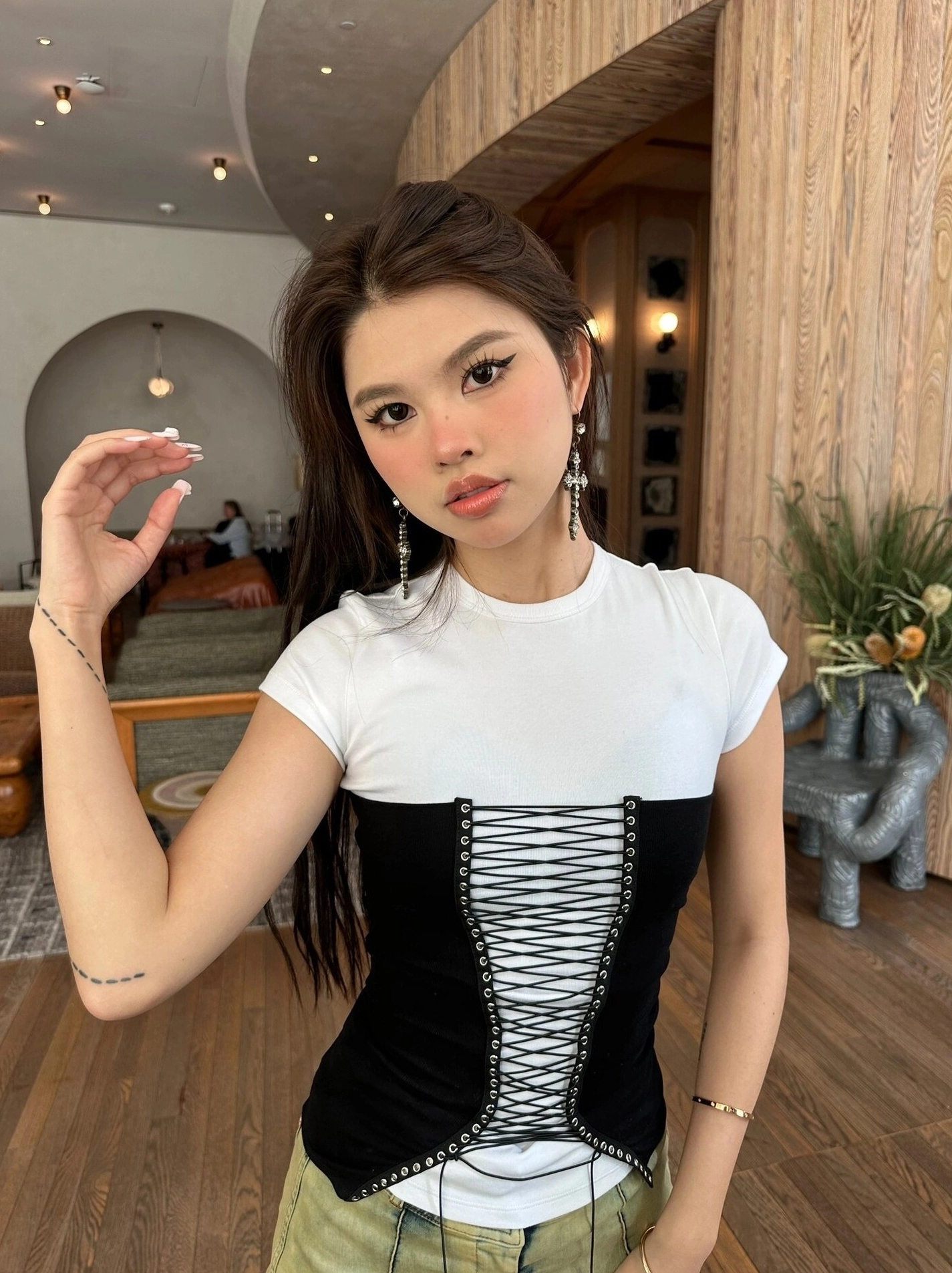 TEAM TWICE JEONGYEON タンクトップ 00 Black Lace Up Tube Top | Jeongyeon - Twice - Fashion Chingu