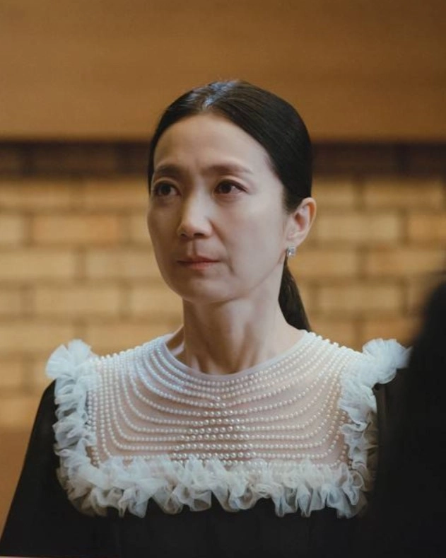 Black Pearl Velvet Top | Lim Ji Mi - Twinkling Watermelon