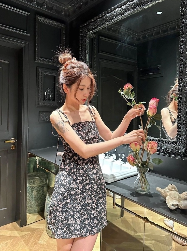 Black Tie Strap Floral Dress | Ahyeon - BabyMonster