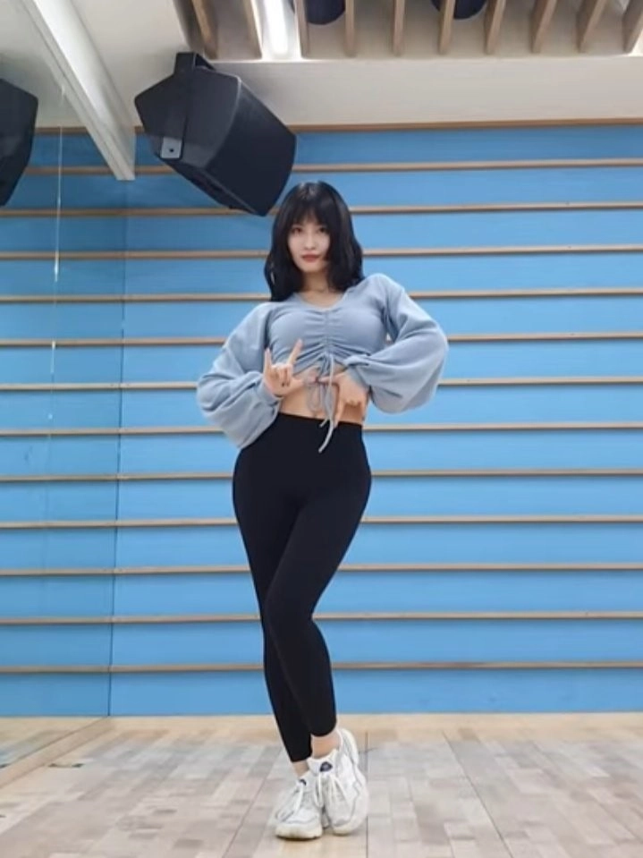 Blue Drawstring Ribbed Top | Momo - Twice - Fashion Chingu