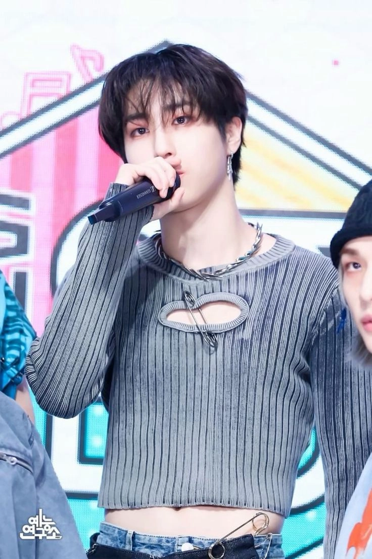 Grey Cropped Sweater with Hole Jisung Stray Kids Fashion Chingu