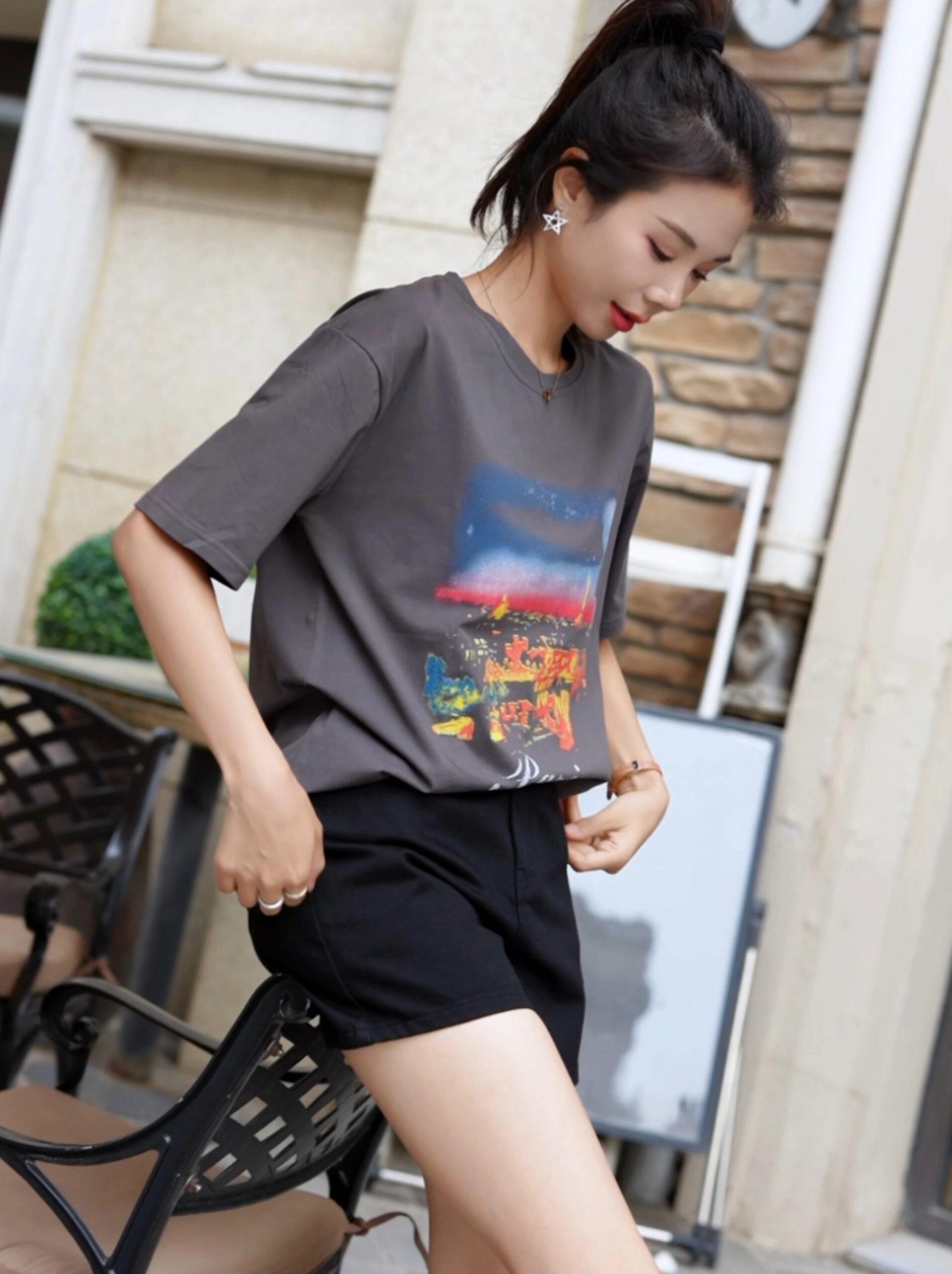 Grey 'Paris' Graphic T-Shirt | Jennie - BlackPink - Fashion