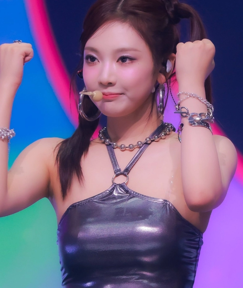 韓国発【MONDAY EDITION】Shiny Balls Necklace 韓国発【MONDAY EDITION】Shiny Balls Necklace Designer